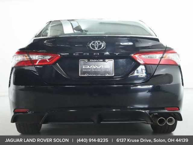 Used 2018 Toyota Camry SE w/ Moonroof Package FWD image 7