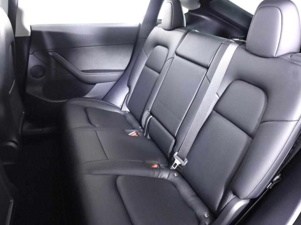 Used 2020 Tesla Model Y Long Range image 30