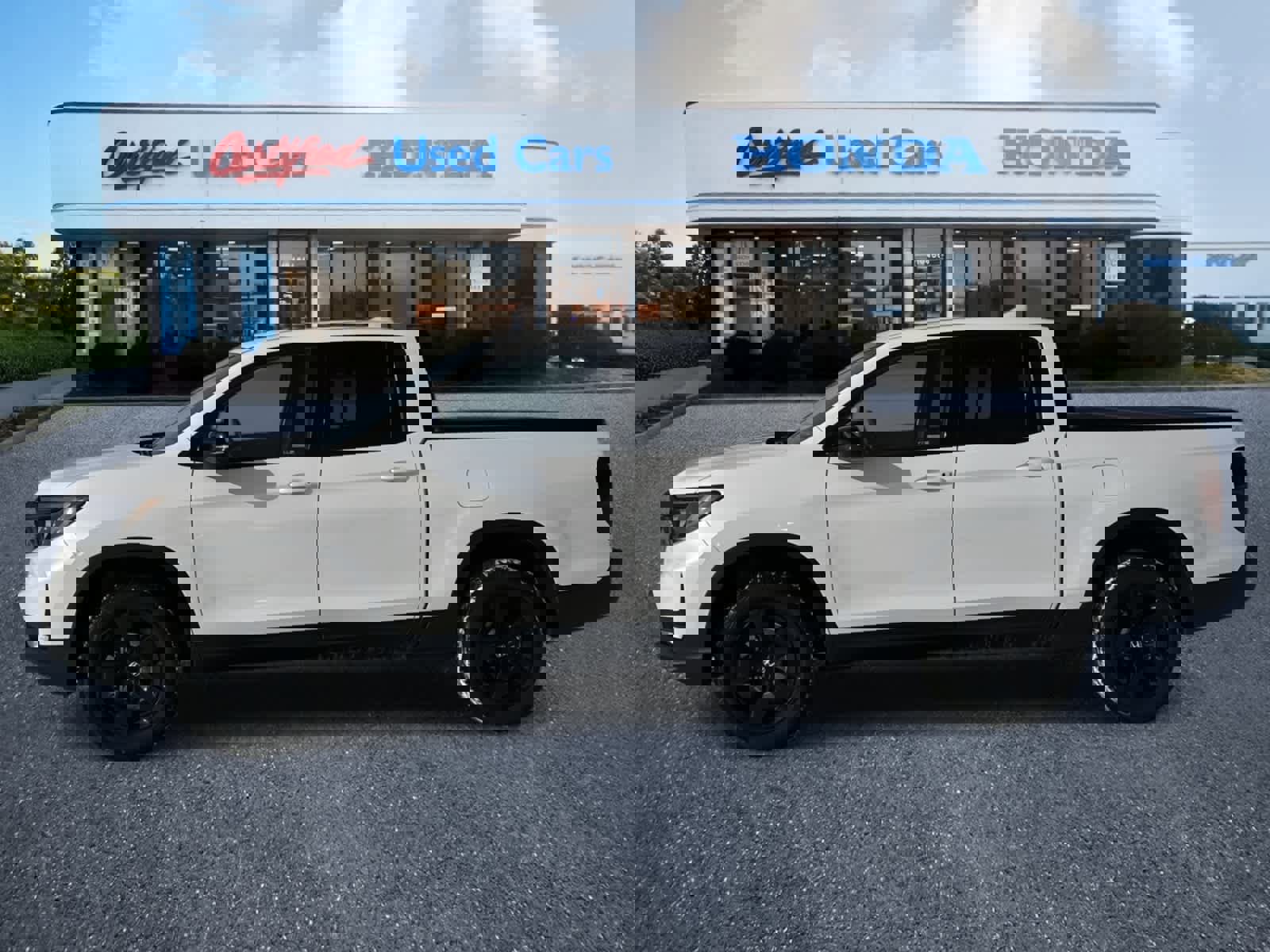 Used 2025 Honda Ridgeline Black Edition image 2