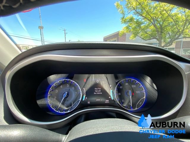 Used 2024 Chrysler Pacifica Touring-L FWD image 40