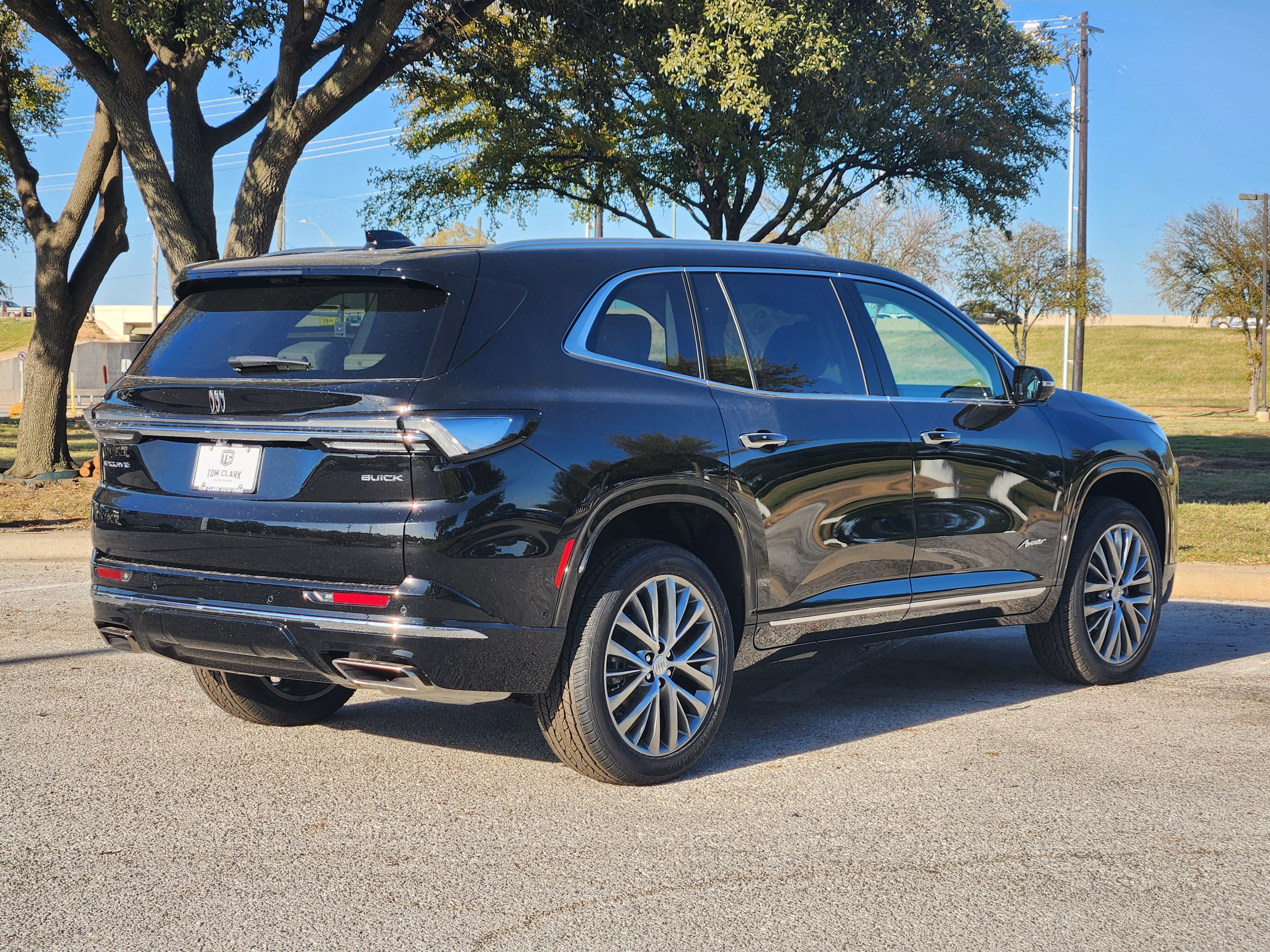 New 2026 Buick Enclave Avenir w/ Super Cruise Package image 4