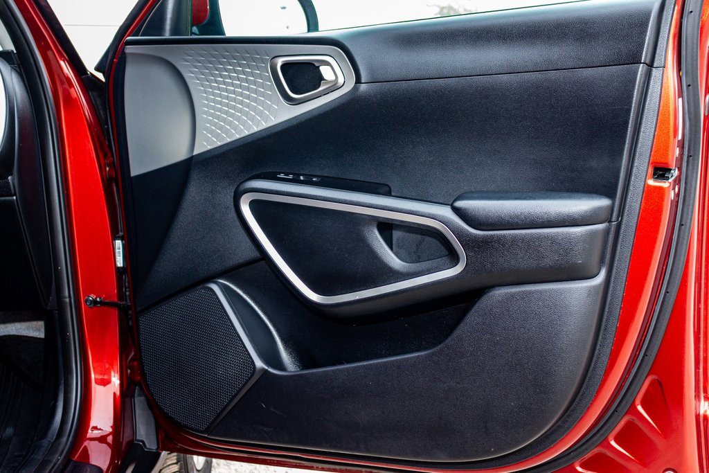 Used 2020 Kia Soul LX image 17