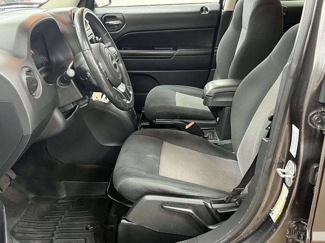 Used 2016 Jeep Patriot Latitude FWD image 15