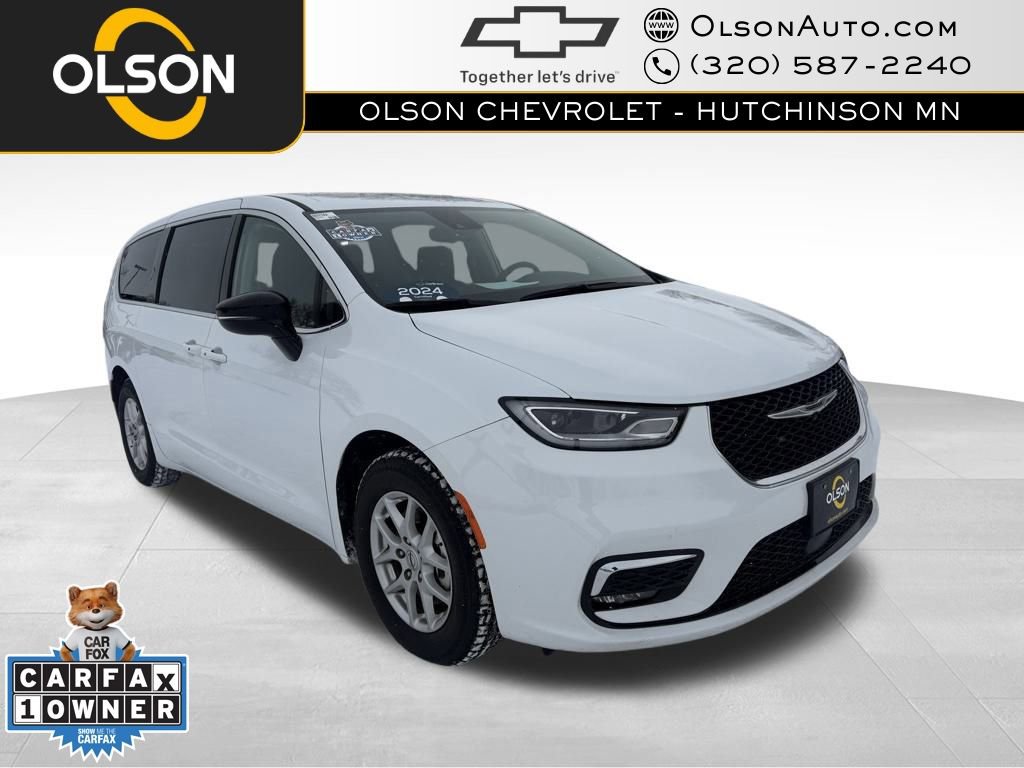 Used 2024 Chrysler Pacifica Touring-L image 7