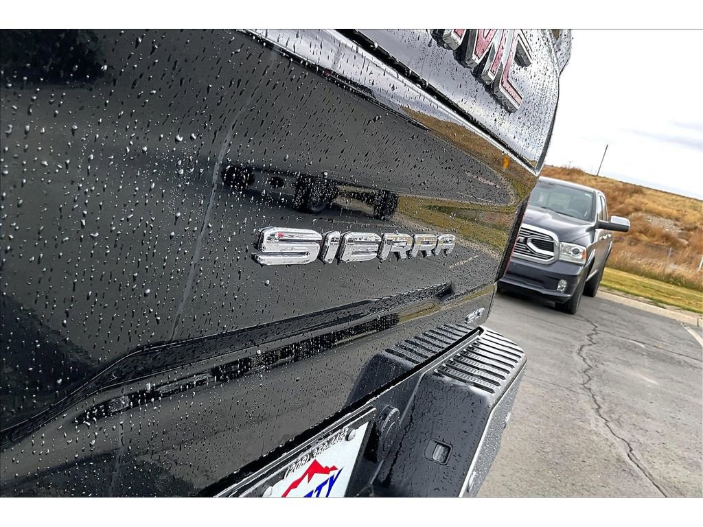 New 2025 GMC Sierra 2500 SLT image 9