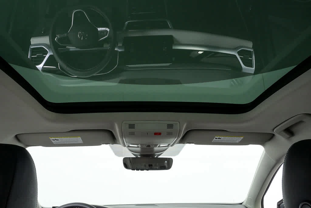 New 2026 Volkswagen Taos SE FWD image 18
