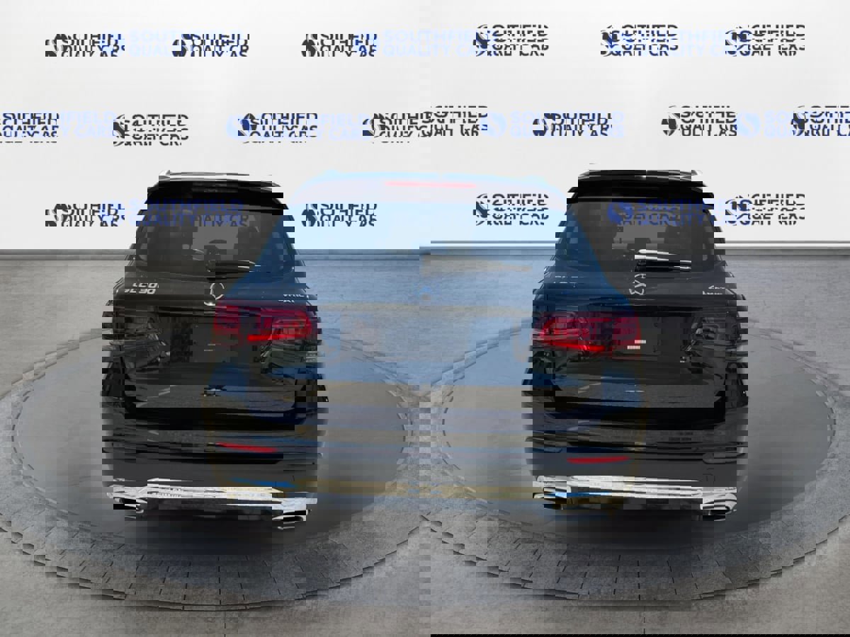 Used 2020 Mercedes-Benz GLC 300 4MATIC w/ Premium Package image 5