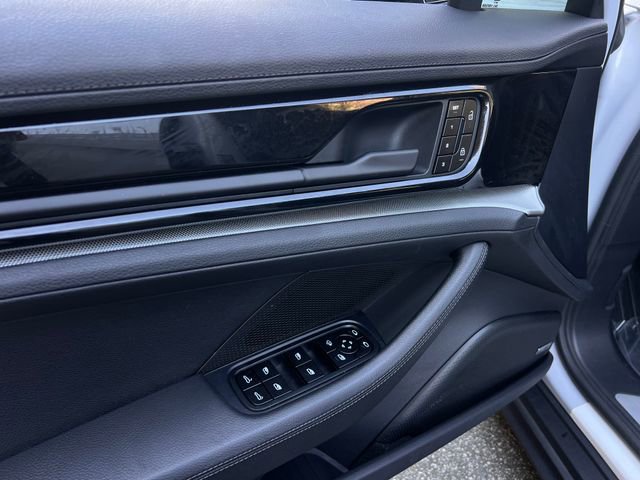 Used 2025 Porsche Panamera w/ Premium Package image 11