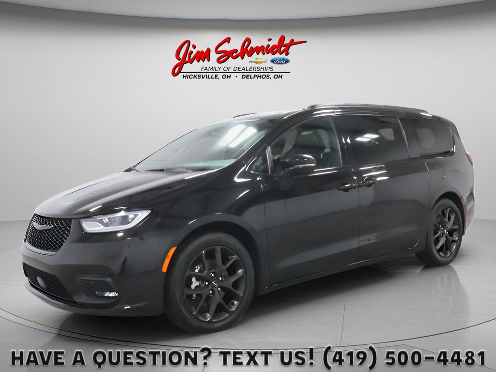 Used 2025 Chrysler Pacifica Limited