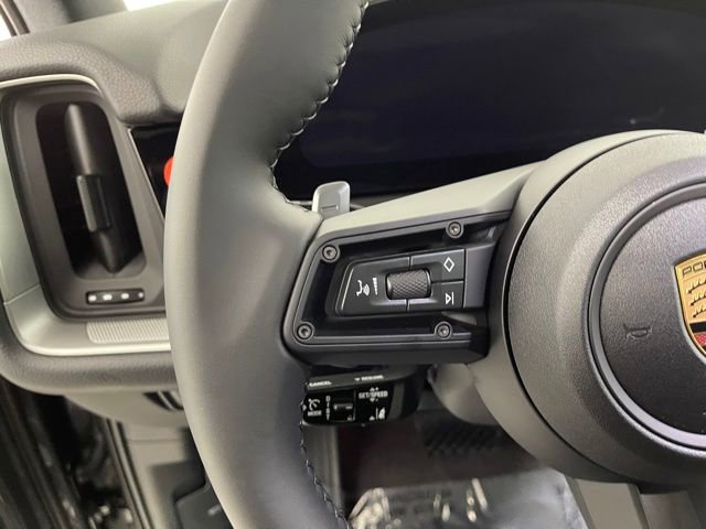 Used 2025 Porsche Cayenne image 38