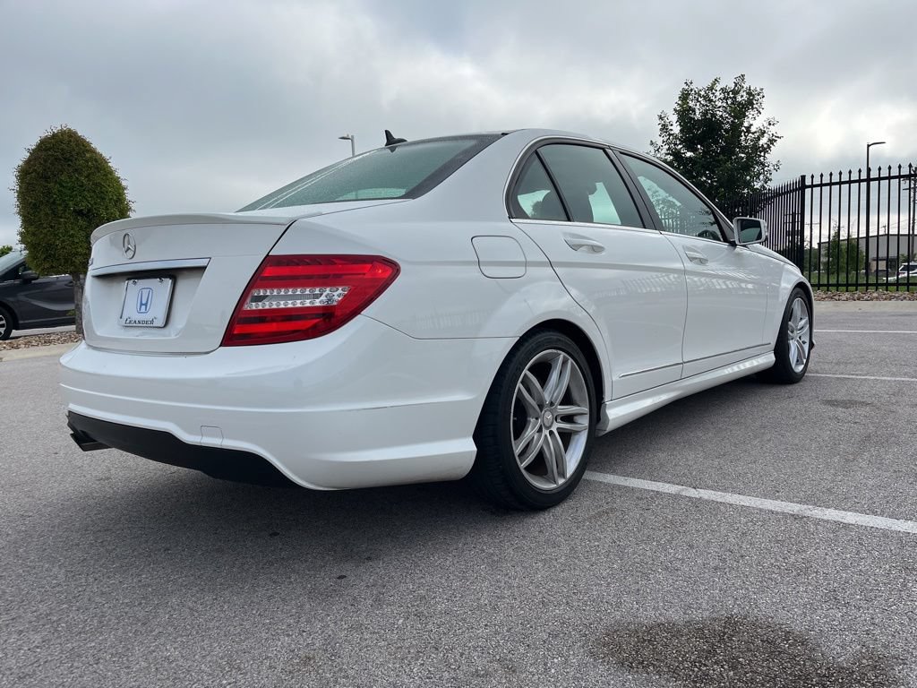 Used 2013 Mercedes-Benz C 250 Sedan image 4