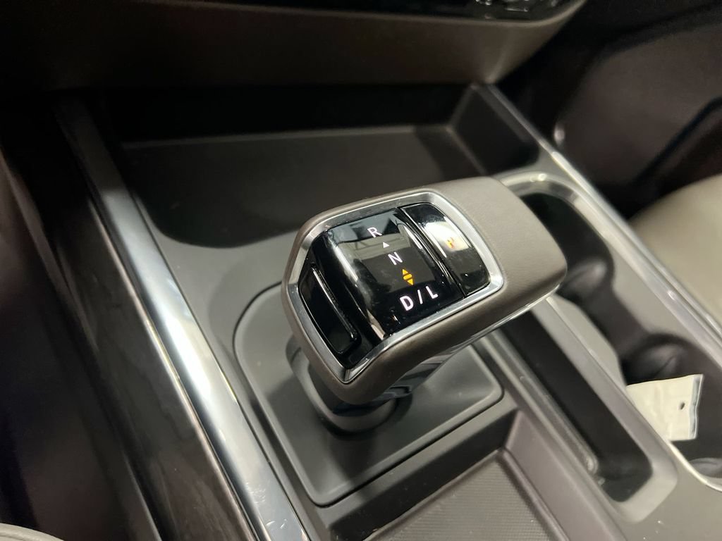 Used 2024 Chevrolet Silverado 1500 LTZ AWD/4WD image 18
