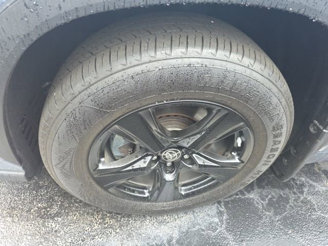 Used 2022 Toyota Highlander LE image 12