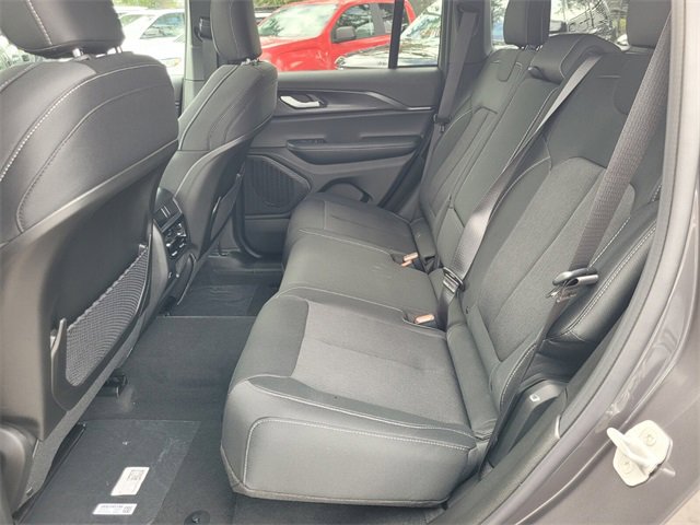 New 2025 Jeep Grand Cherokee Laredo X image 7