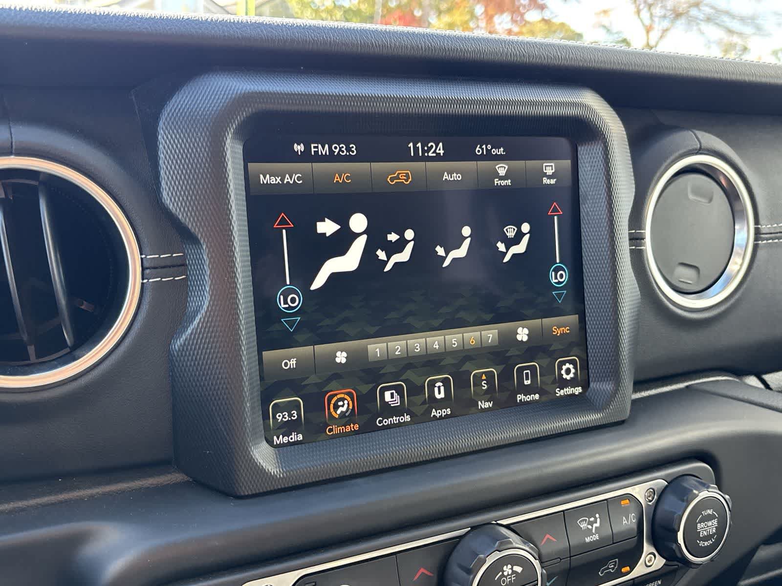Certified 2022 Jeep Wrangler Unlimited Sahara AWD/4WD image 16