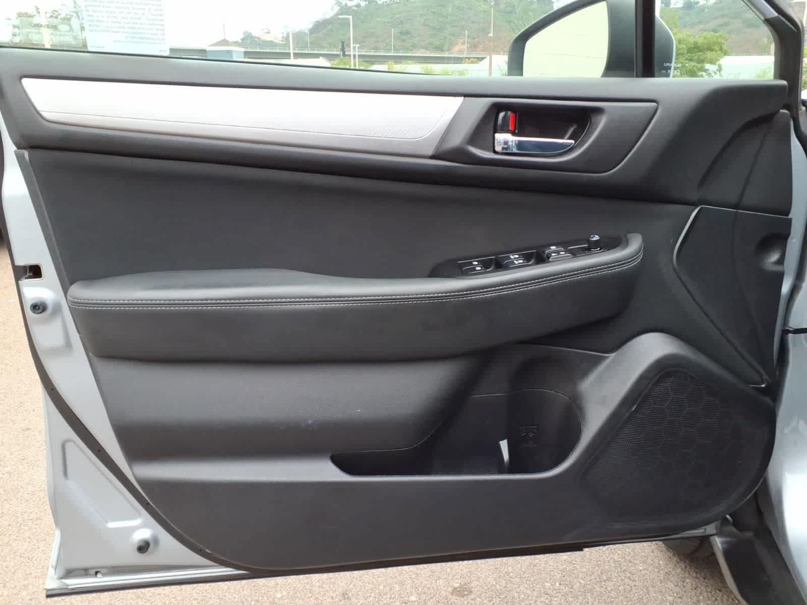 Used 2019 Subaru Outback 2.5i Premium AWD/4WD image 13