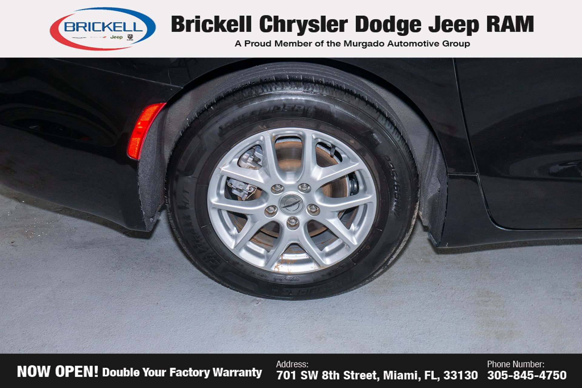 Used 2023 Chrysler Pacifica Touring-L FWD image 30