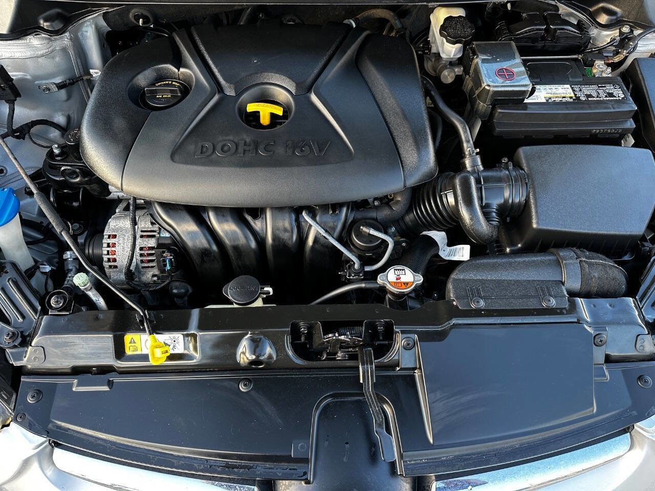 Used 2014 Hyundai Elantra SE w/ Option Group 02 FWD image 17