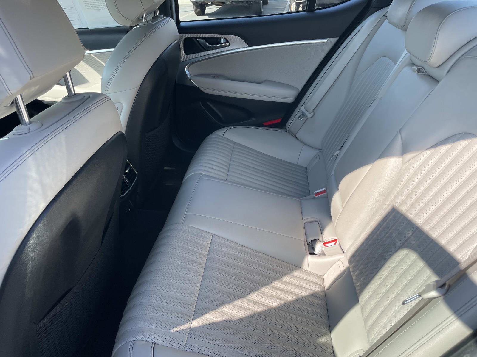 Used 2023 Genesis G70 3.3T w/ Sport Advanced Package image 22