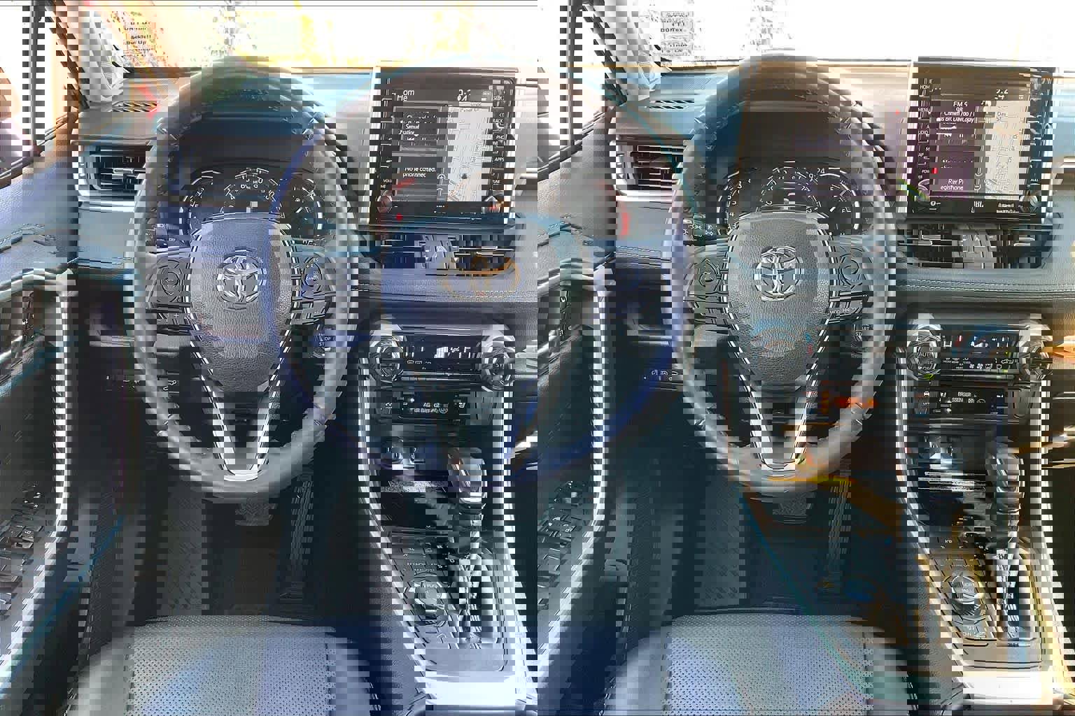 Used 2021 Toyota RAV4 Limited image 6