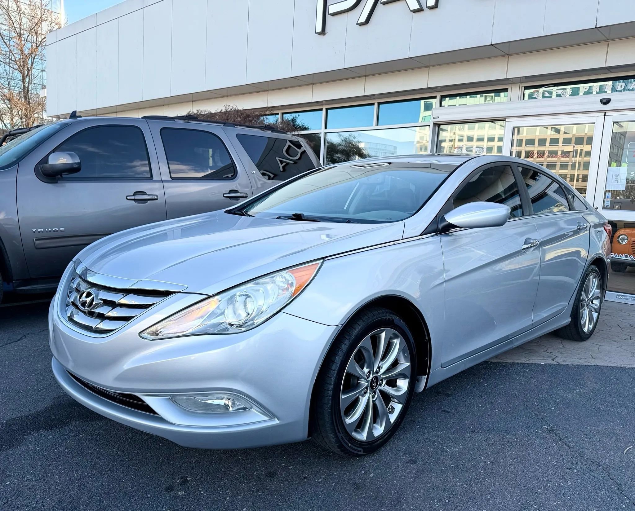 Used 2013 Hyundai Sonata SE w/ Navigation & Sunroof Pkg image 3