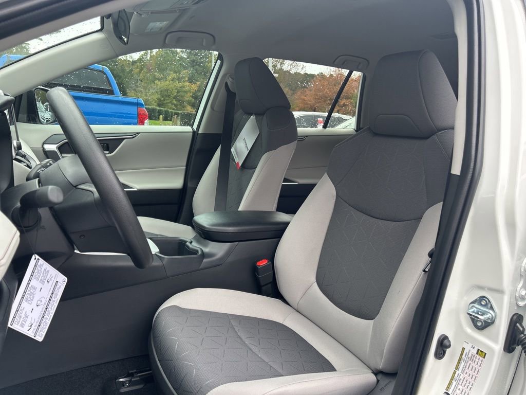 New 2025 Toyota RAV4 XLE image 4