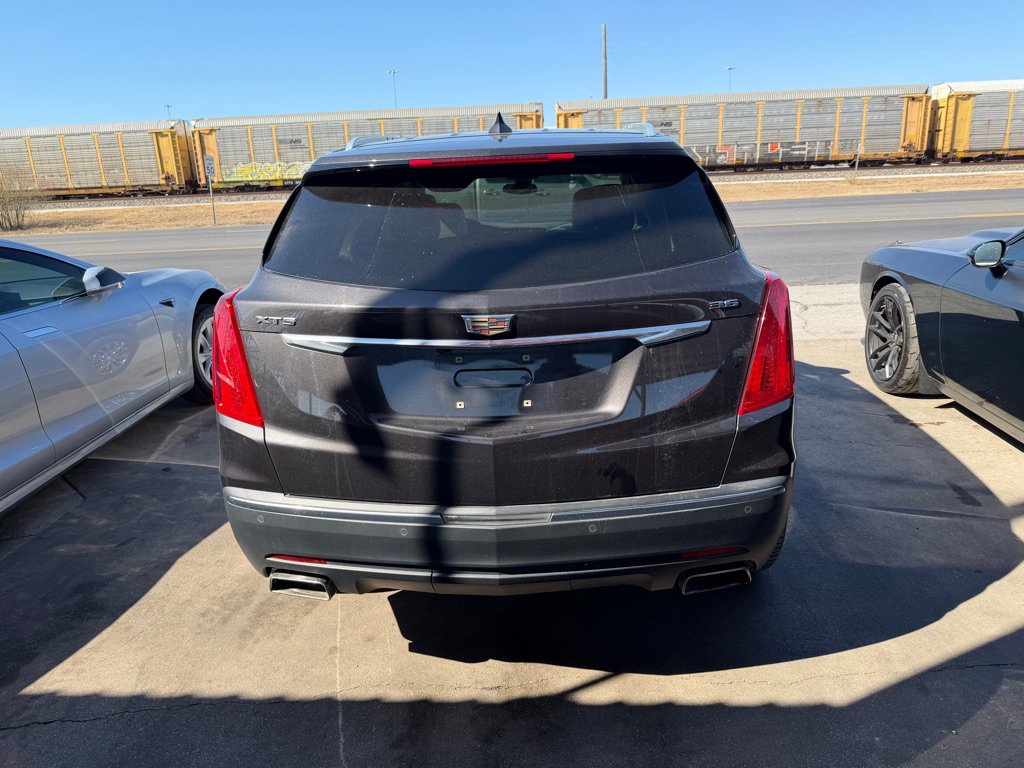 Used 2018 Cadillac XT5 Luxury w/ Driver Awareness Package FWD image 17
