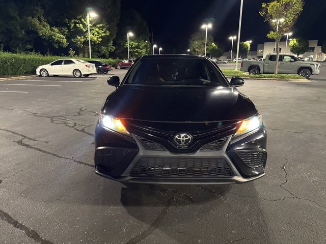 Used 2021 Toyota Camry SE image 2