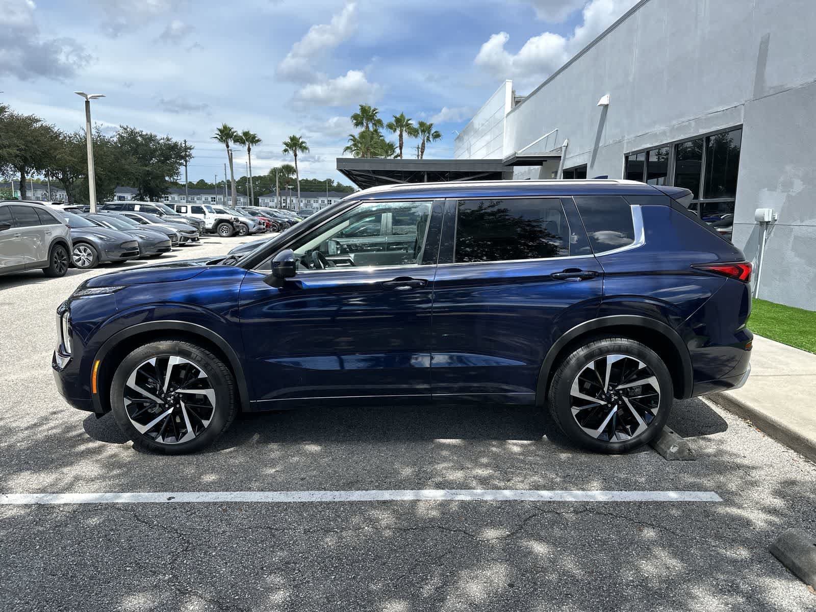 Used 2024 Mitsubishi Outlander SEL FWD image 5