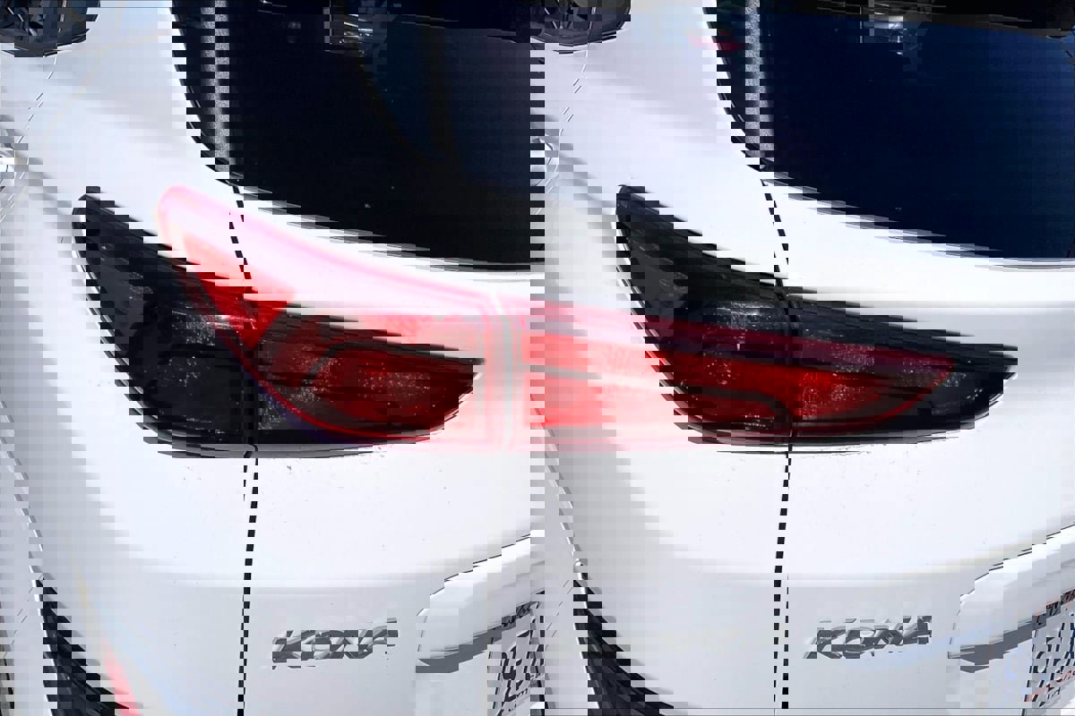 Used 2023 Hyundai Kona SE FWD image 30