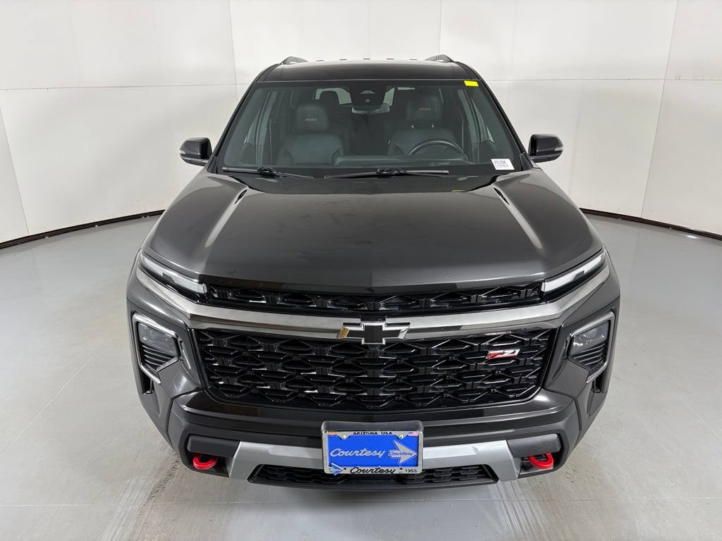 Used 2025 Chevrolet Traverse Z71 AWD/4WD image 3