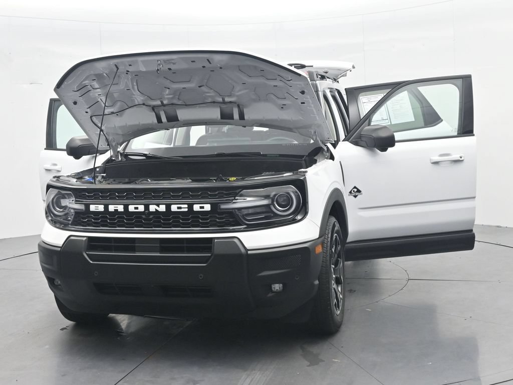 Certified 2025 Ford Bronco Sport Outer Banks w/ Outer Banks Tech Package+ AWD/4WD image 50