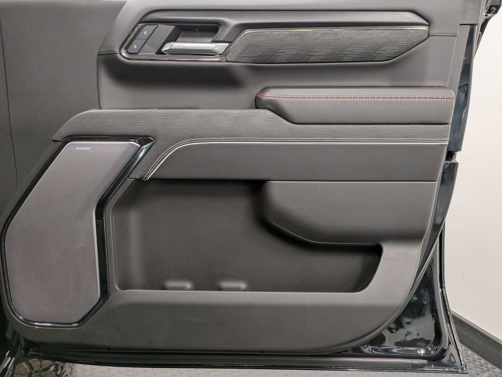 Used 2025 GMC Sierra 2500 AT4X image 28