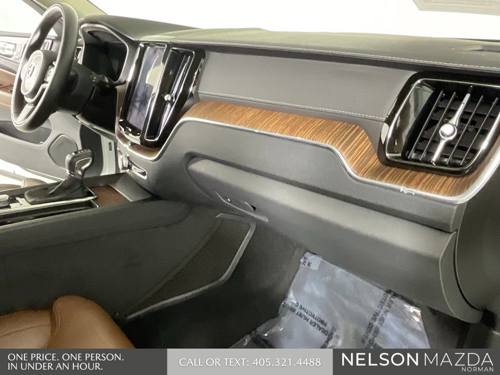 Used 2020 Volvo XC60 T6 Inscription AWD/4WD image 30