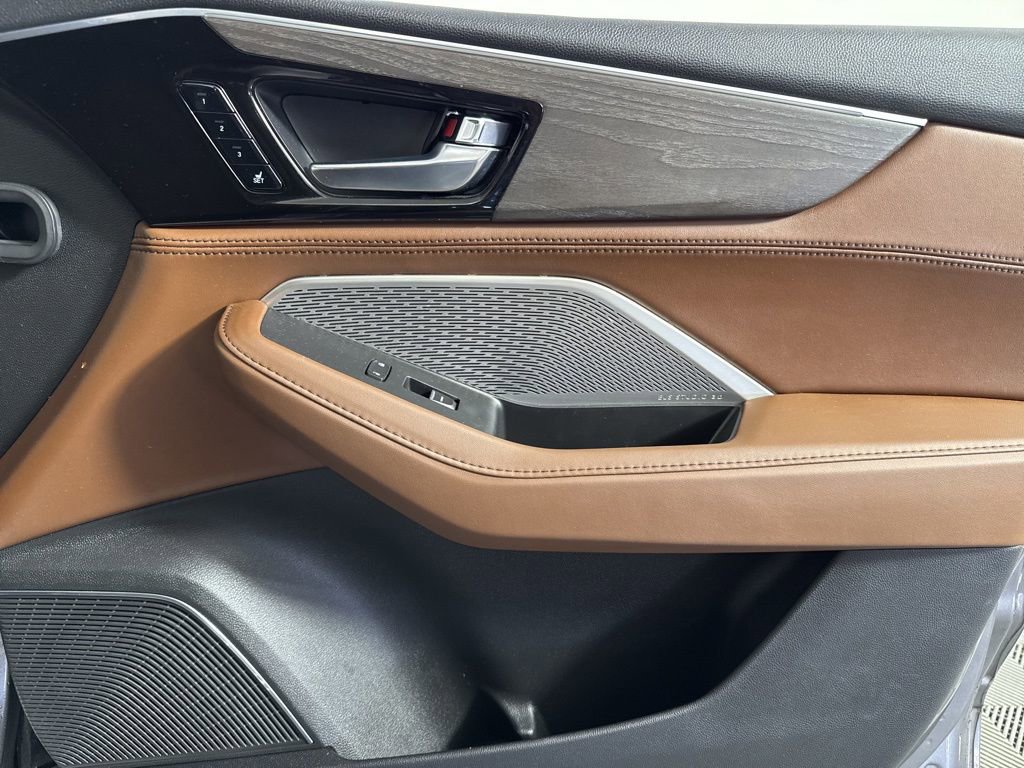 Used 2023 Acura MDX SH-AWD w/ Advance Package image 23