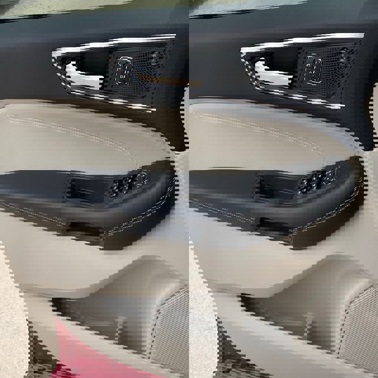 Used 2022 Ford Edge Titanium w/ Equipment Group 301A image 19