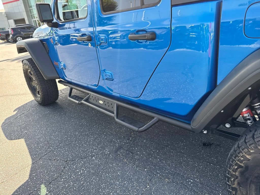 Used 2023 Jeep Gladiator Mojave w/ Trailer Tow Package AWD/4WD image 9