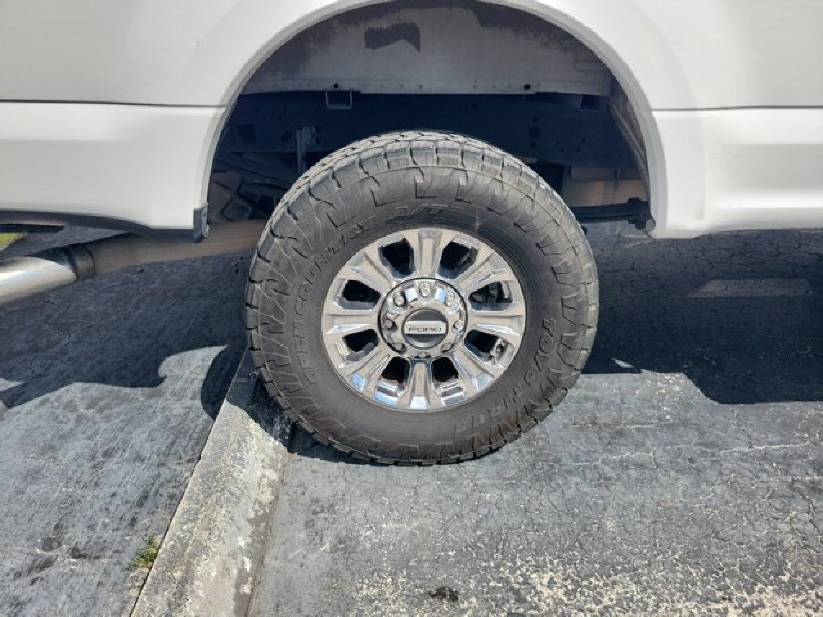Used 2018 Ford F250 XLT w/ XLT Premium Package AWD/4WD image 10