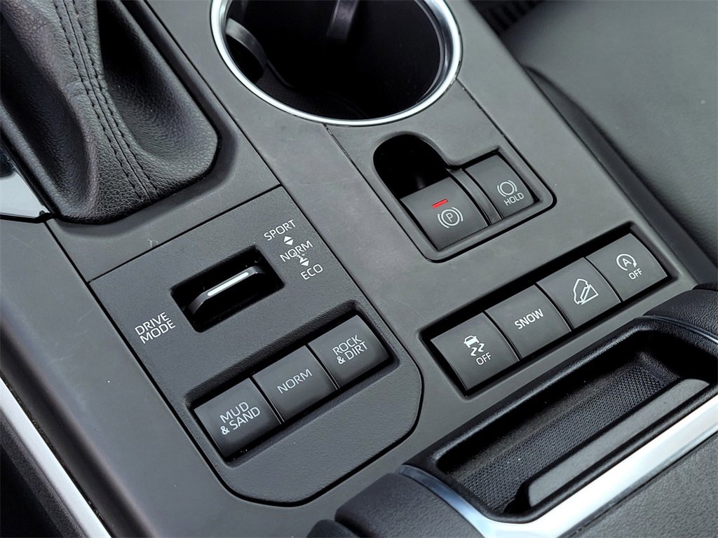 Used 2022 Toyota Highlander XLE image 21