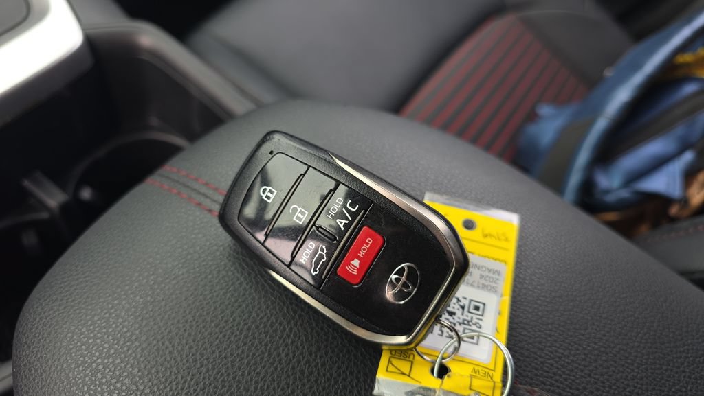 Used 2024 Toyota RAV4 XSE w/ Weather Package AWD/4WD image 24