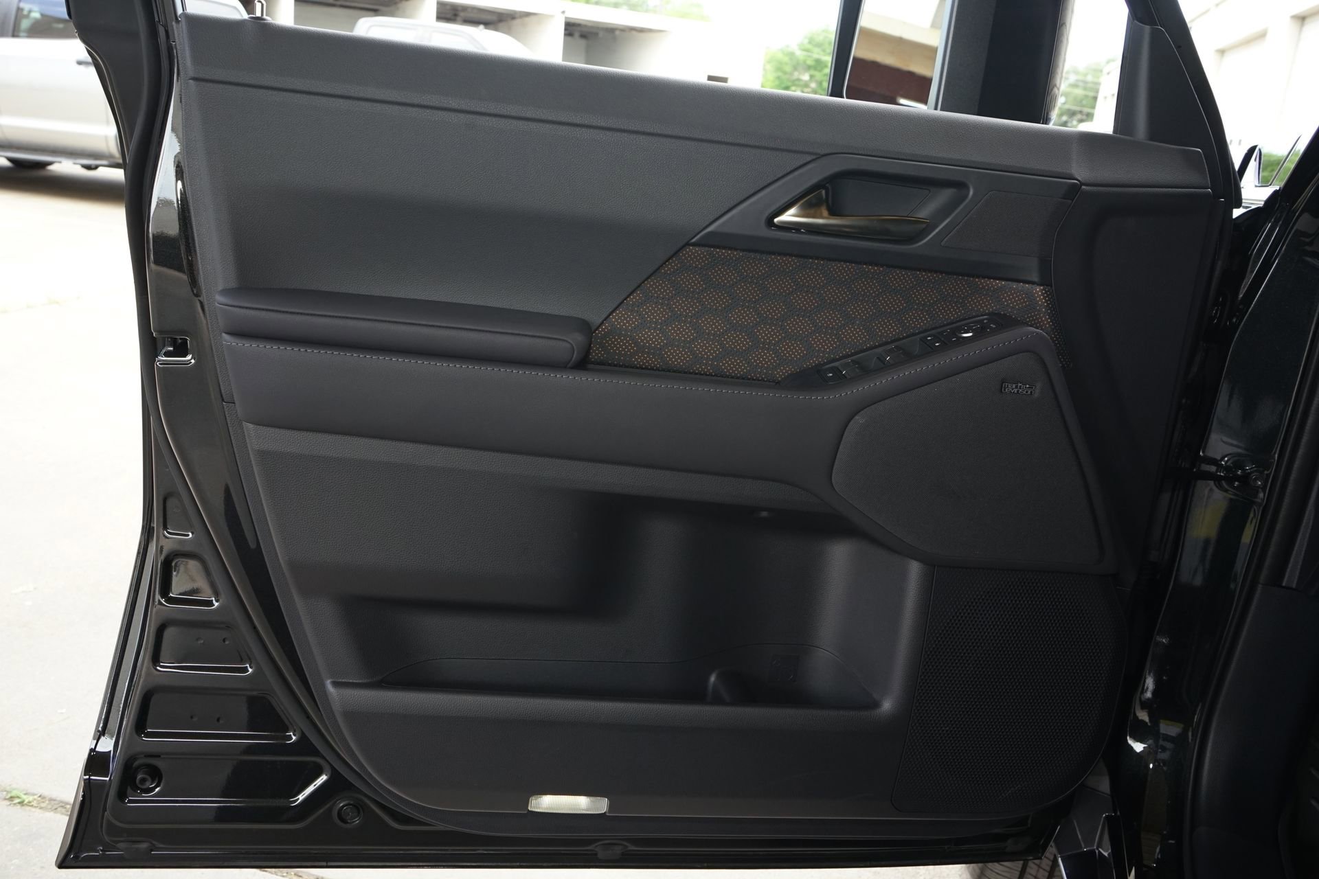 Used 2025 Lexus GX 550 Luxury+ w/ Accessory Package (2T) image 27