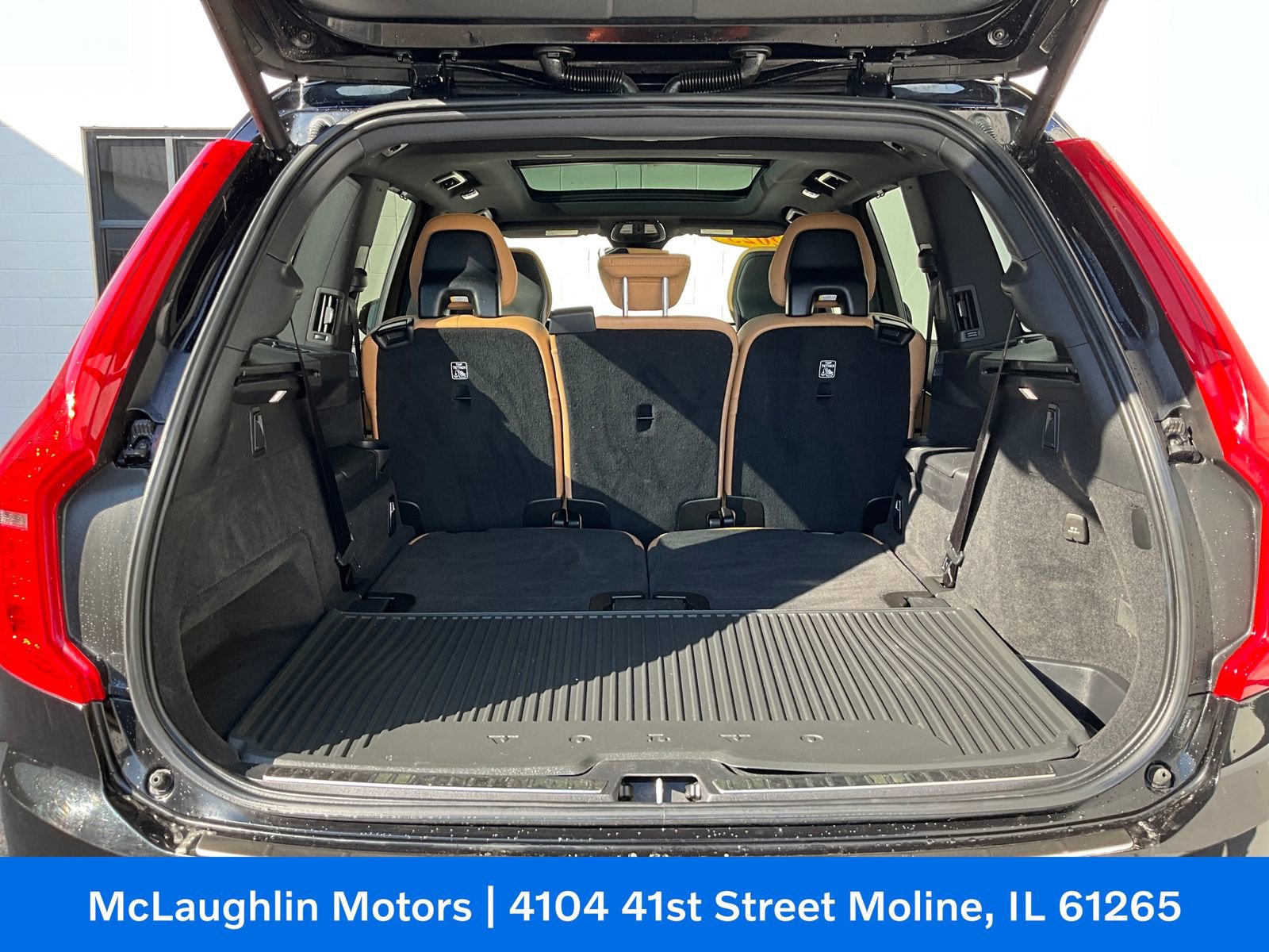 Certified 2023 Volvo XC90 B6 Ultimate w/ Protection Package Premier image 11