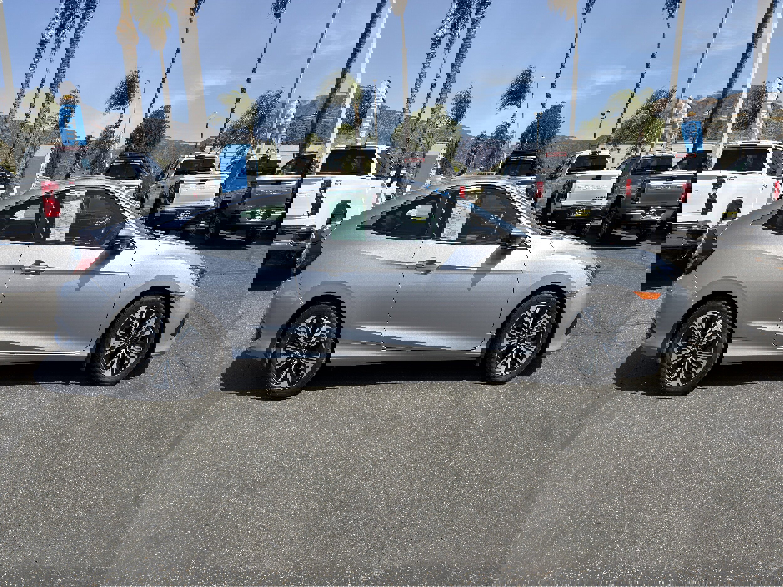 Used 2018 Honda Civic EX-T image 9