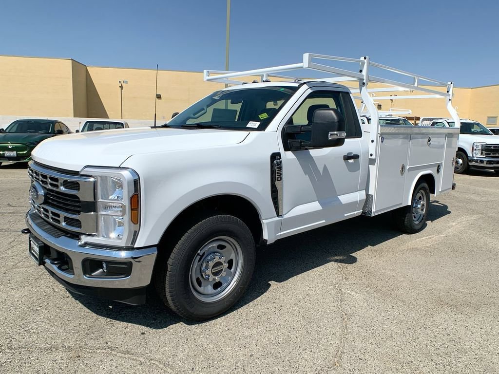 New 2025 Ford F350 XL w/ XL Chrome Package RWD image 4