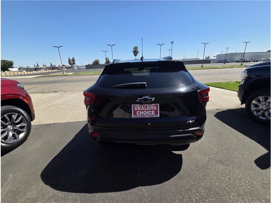 Used 2024 Chevrolet Trax RS w/ Sunroof Package FWD image 6