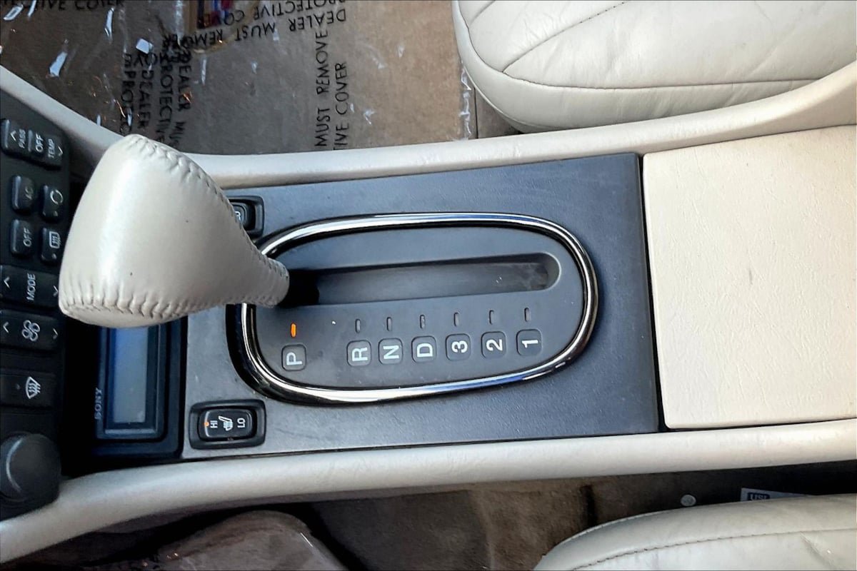 Used 1996 Cadillac Eldorado FWD image 10