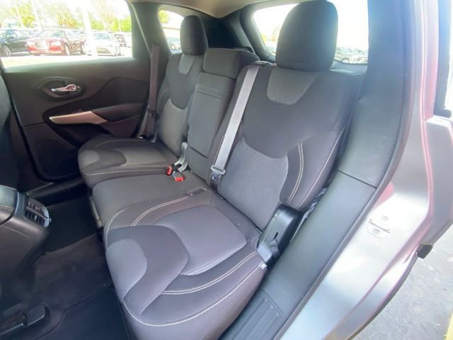 Used 2017 Jeep Cherokee Latitude w/ Comfort & Sound Group image 25