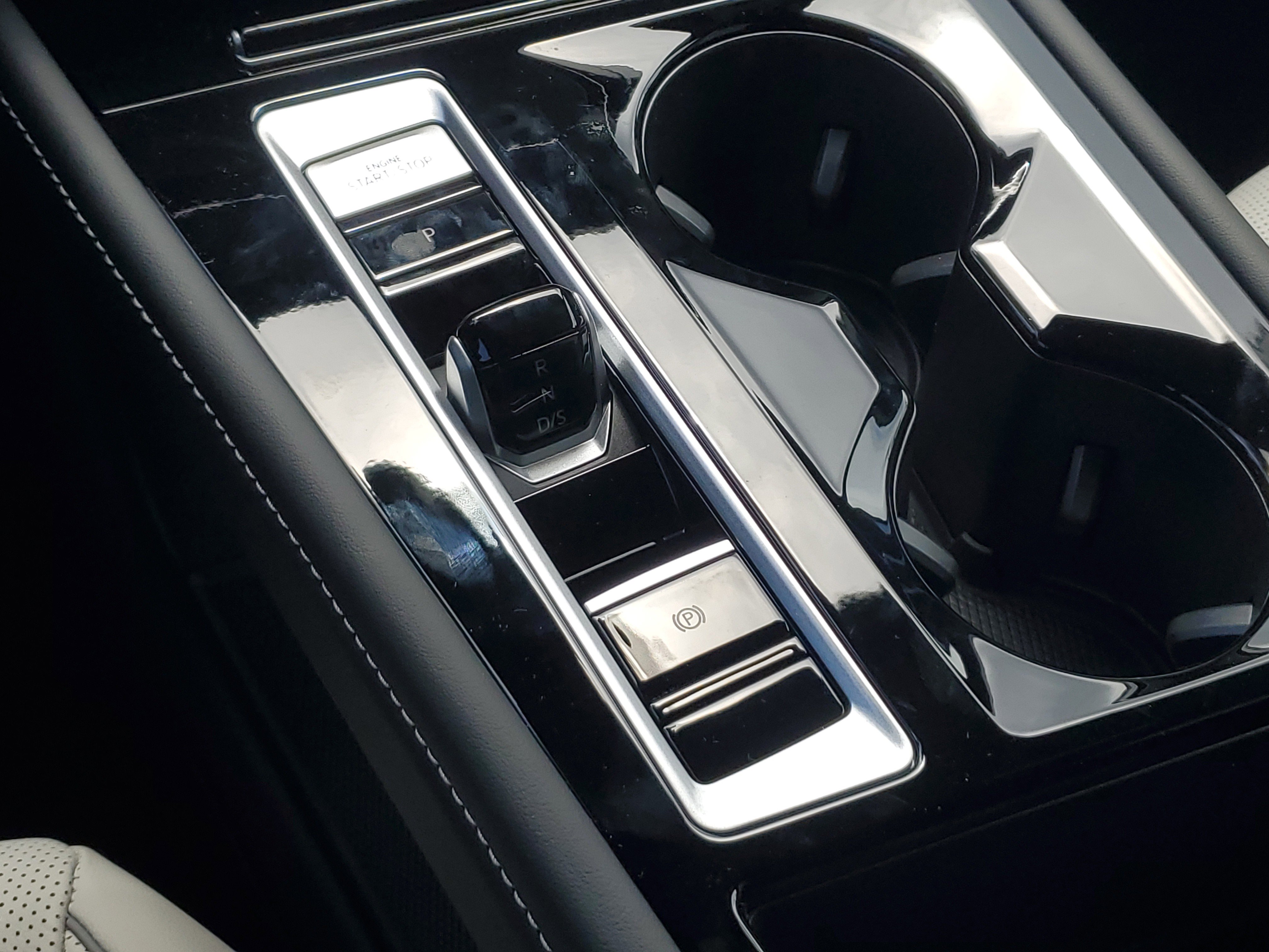 New 2025 Volkswagen Atlas Cross Sport SEL Premium R-Line image 31