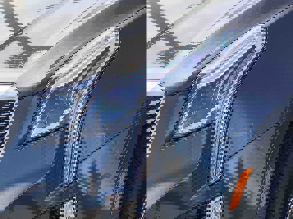 Used 2023 Cadillac XT5 Premium Luxury w/ Technology Package image 8