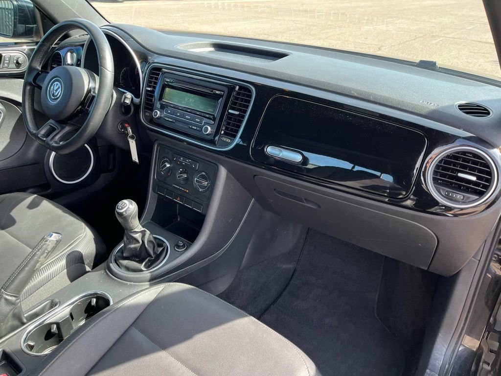 Used 2013 Volkswagen Beetle 2.5 image 18